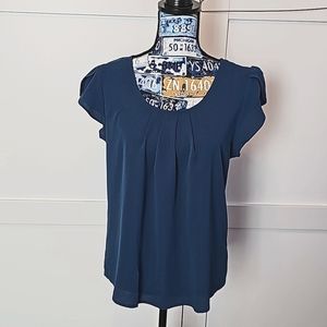 Women's supper cute sleeveless top size L